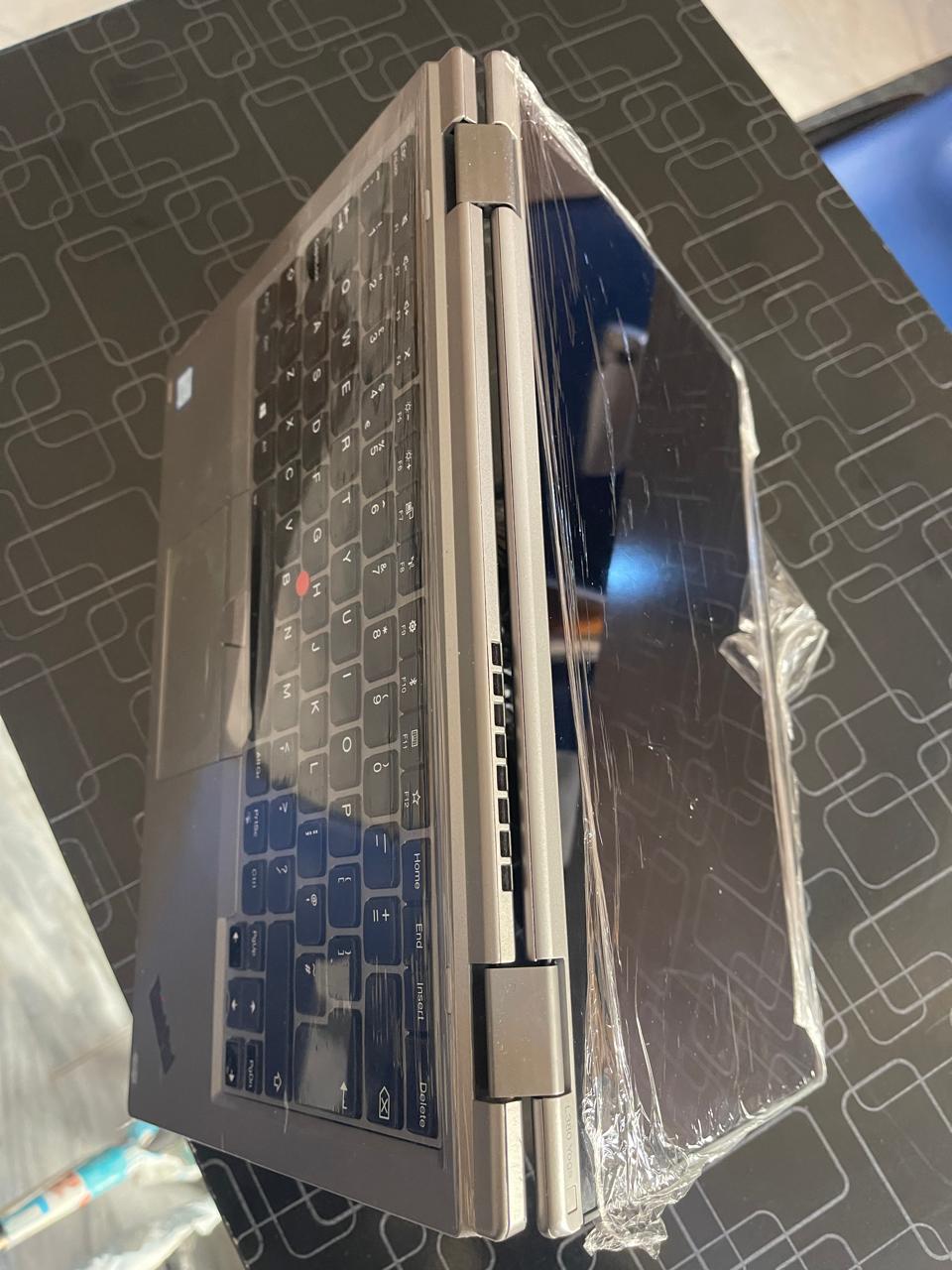 Lenovo ThinkPad Yoga 380 - Image 3