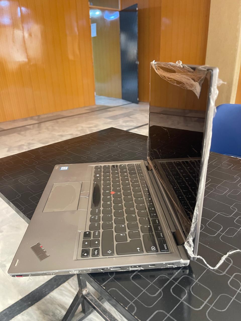 Lenovo ThinkPad Yoga 380 - Image 4